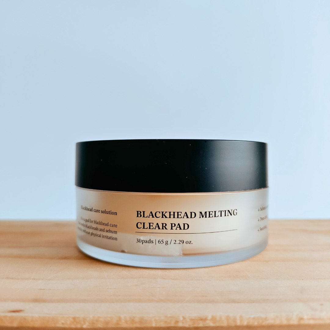 SUNGBOON EDITOR Blackhead Melting Clear Pad 30 pads jar on its own.